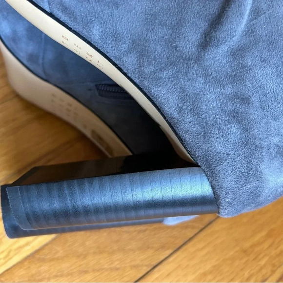 White House Black Market Gray Suede Booties Size 8 - Picture 3 of 8